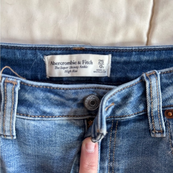 Abercrombie & Fitch Light Blue High Rise Jeans - Picture 3 of 5
